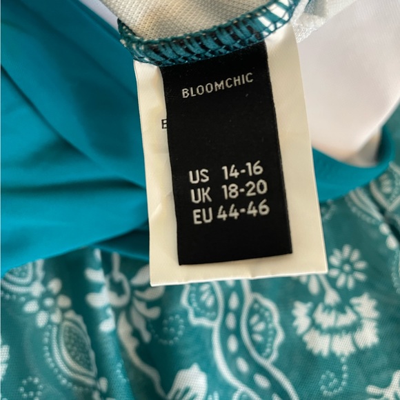 Bloomchic Turquoise &Teal Two Piece Swimsuit 14-16/1X - Picture 4 of 11